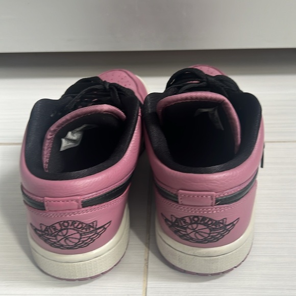 Nike Air Jordan size W7 - Picture 7 of 10